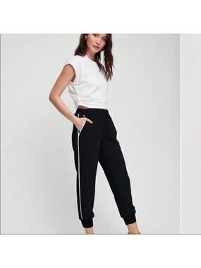 Aritzia Wilfred Free Black Buffon Jogger Pants with side stripe Sz XXS
